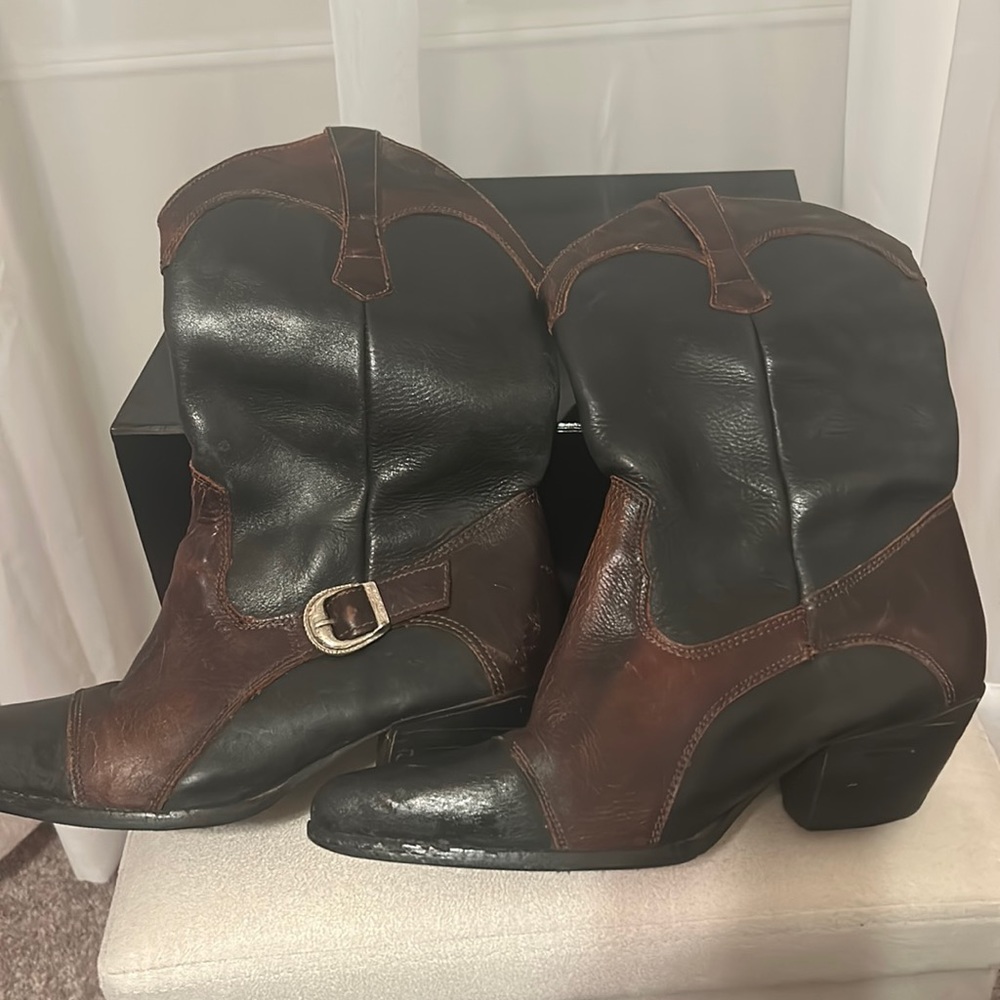 Vintage 80s Womens 2-Tone Black:Cordovan Western Boots w/Silver Buckles Size 8 M